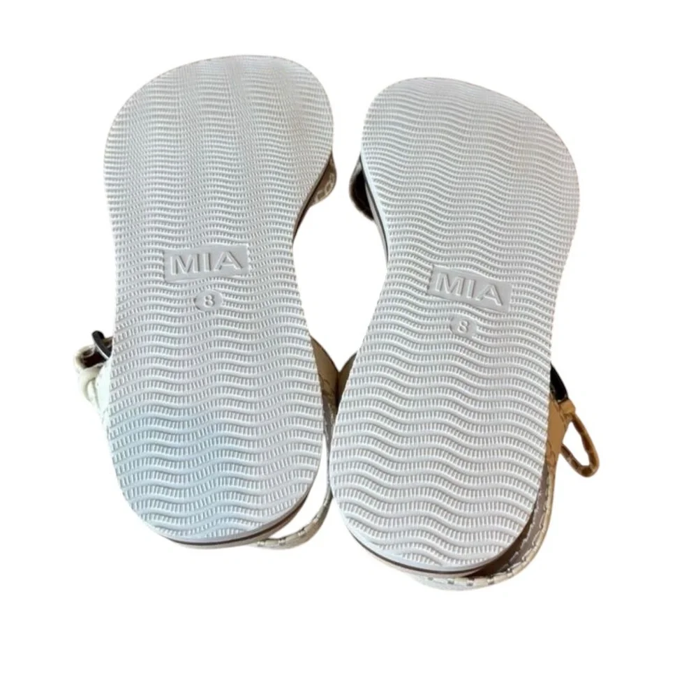 MIA Sofee Bon Bursue Cream Strappy Sandals Size 8 Women's NIB